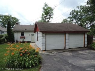 4321 Bluebird Dr, Commerce Township, MI 48382