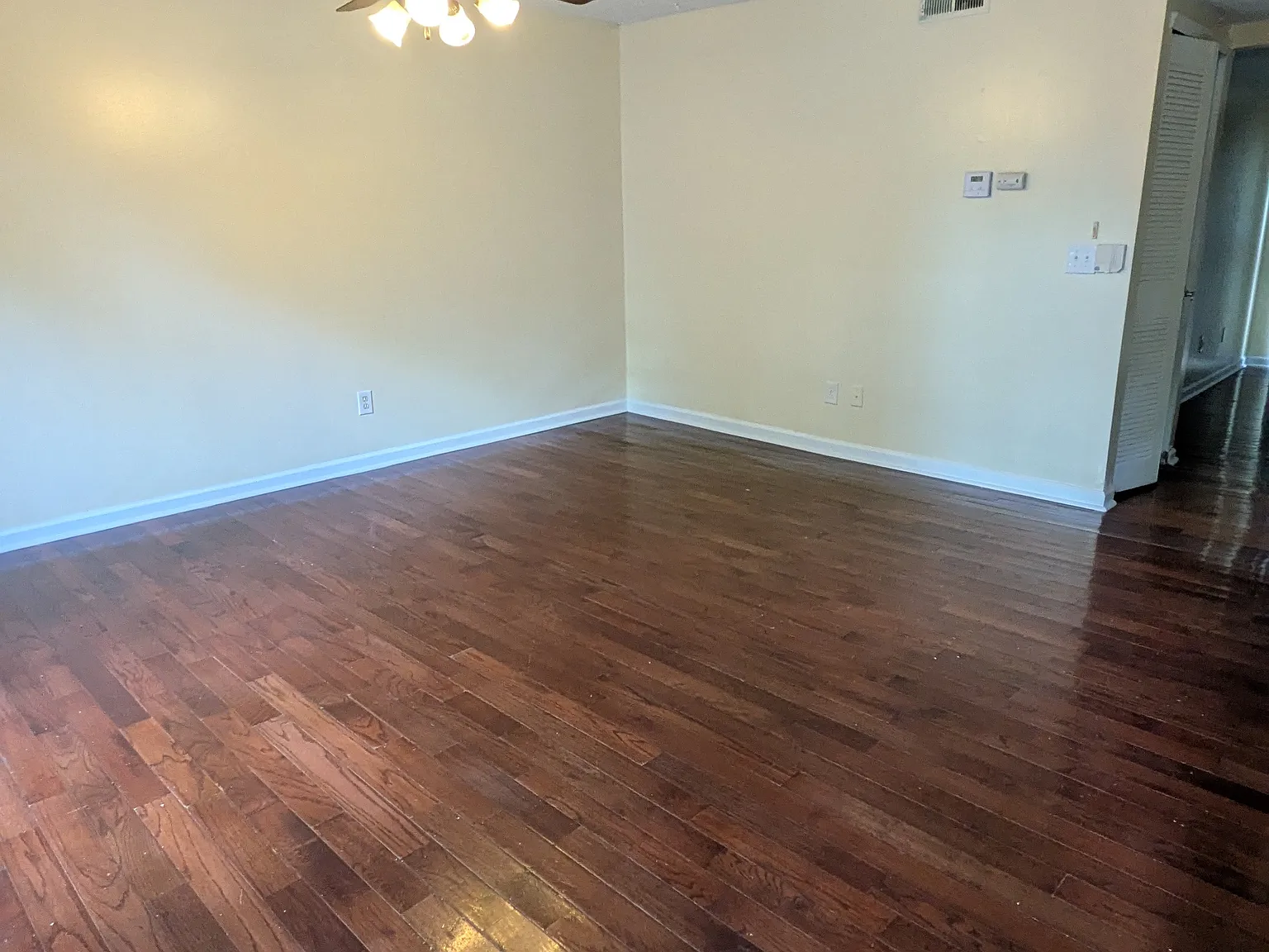 2 bed, 1.5 bath, 1280 sqft, $1,700 — Photo 2
