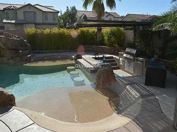 2nd image of 220 Pebble Canyon Dr