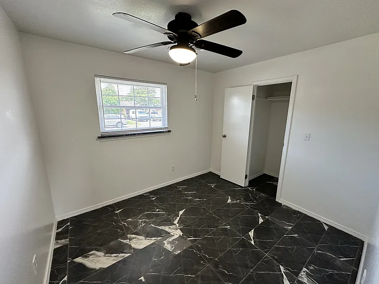 2700 Yorkshire Ave — Photo 10