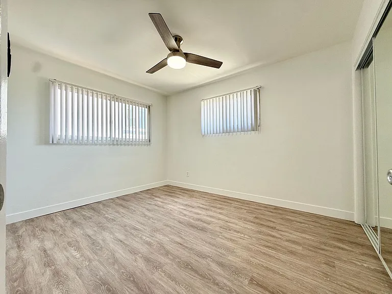 4681-4691 Kansas St — Photo 13