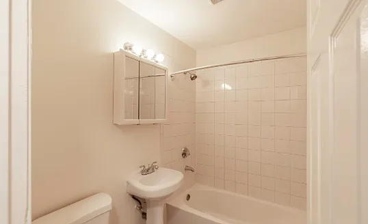 Justin Manor — Photo 8