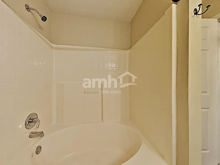 451 Bellingham Dr — Photo 13