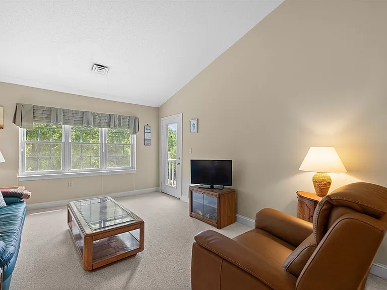 700 Brookside Dr #J — Photo 16
