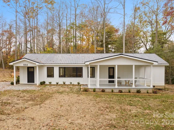 162 Pacolet Woods Ln, Saluda, NC 28773