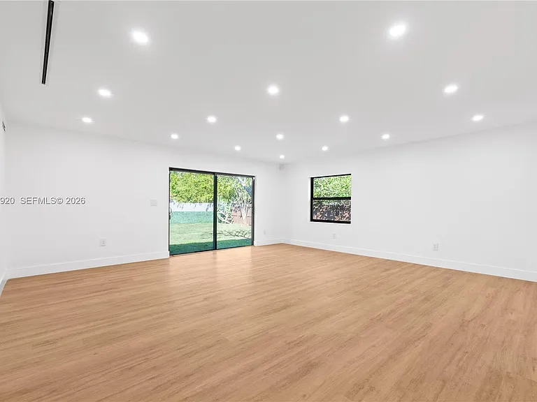 665 NE 117th St — Photo 23