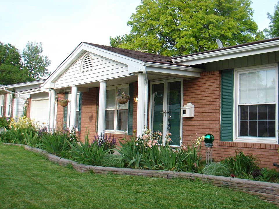 Front flower bed