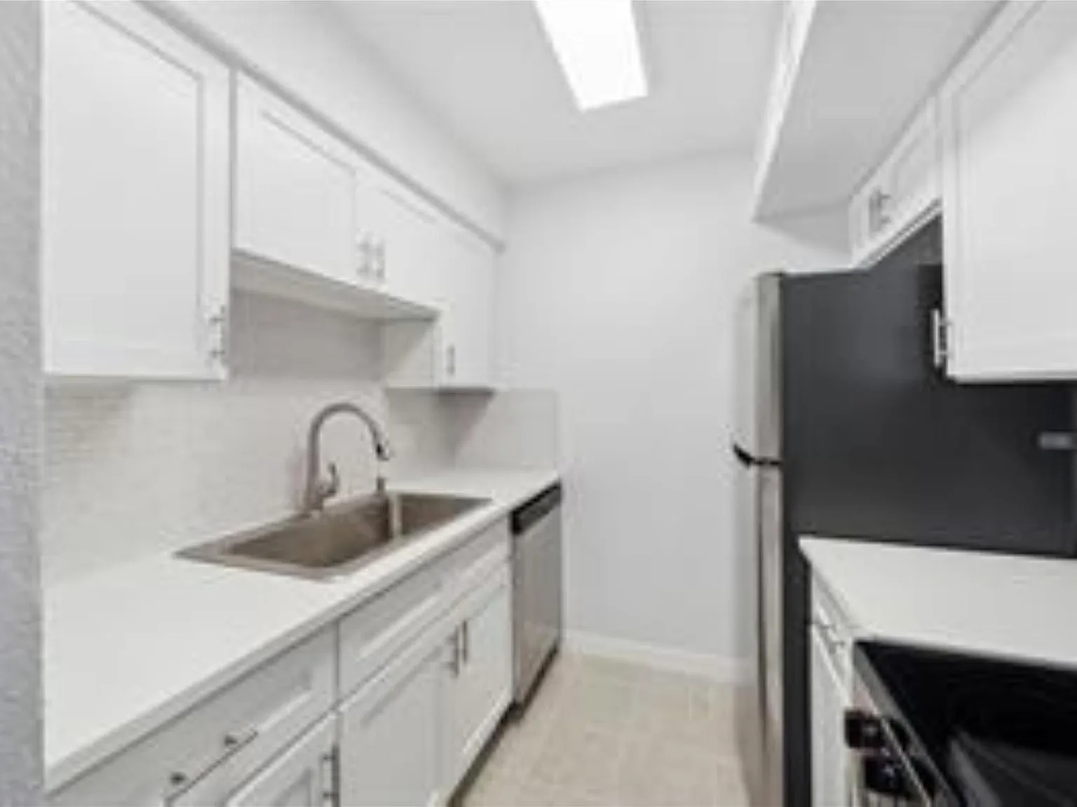 2 bed, 1.0 bath, 909 sqft, $1,350 — Photo 4