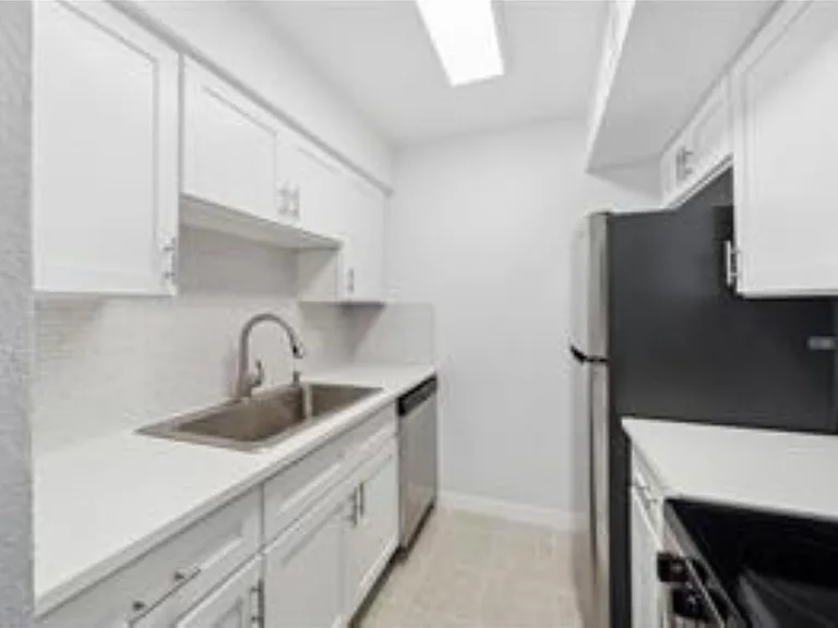 5001 Lamonte Ln #101 — Photo 4