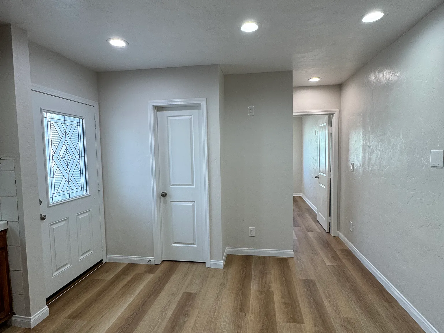 6556 3rd Ave — Photo 3