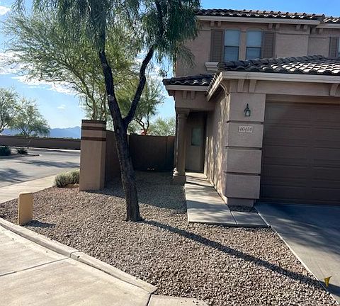 Desert landscape. Low maintenance.