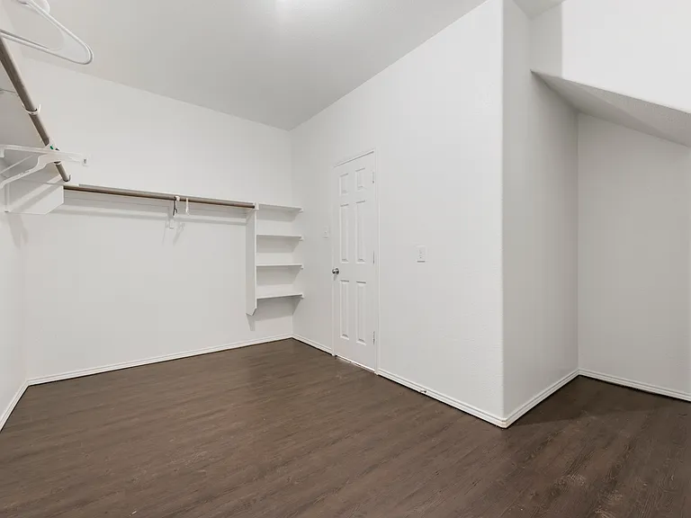 2239 Heaton St — Photo 14