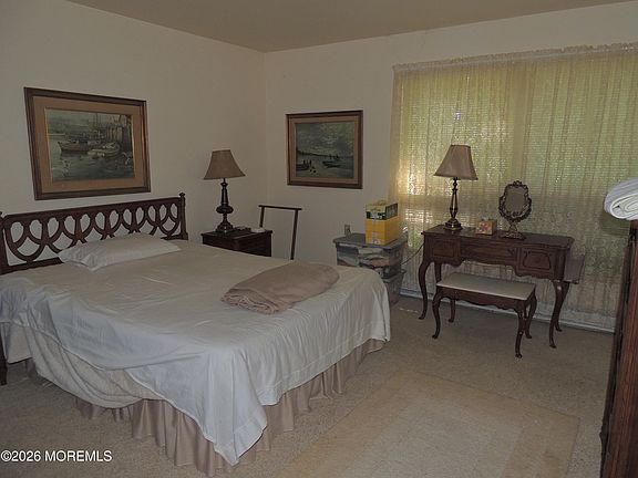 5th image of 674B Buckingham Drive