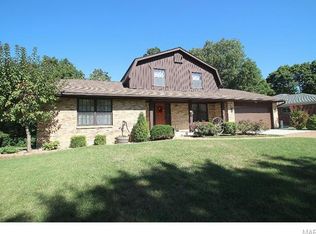 5315 Vallarta Dr, Saint Louis, MO 63128