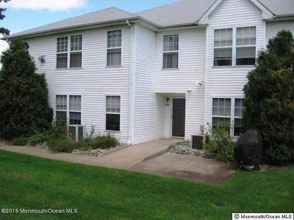 329 Ace Dr, Wall Township, NJ 07719