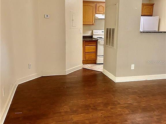 4th image of 4720 Walden Cir #16