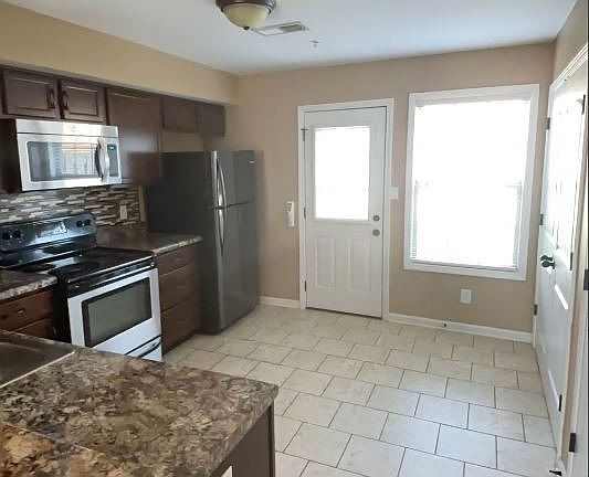 3rd image of 1604 Railton Ct