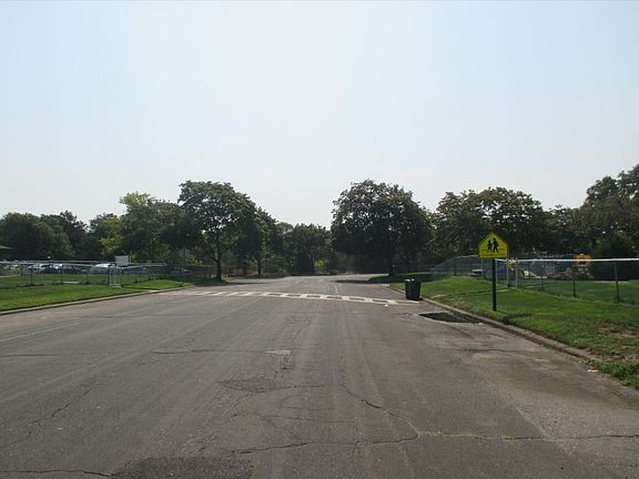 5th image of 12 Glenmere Ln