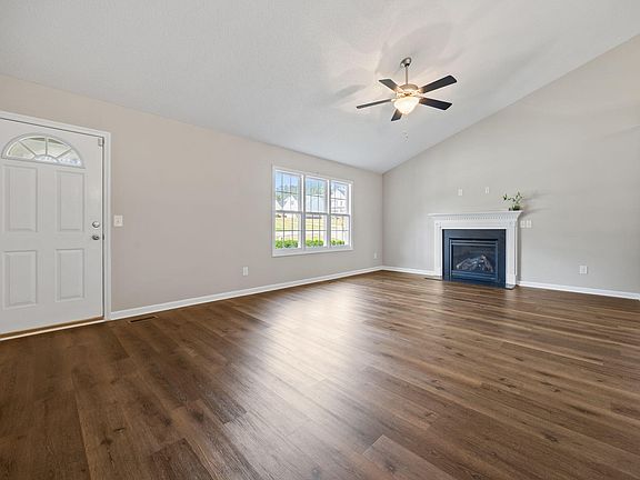 5th image of 455 Crusaders Dr