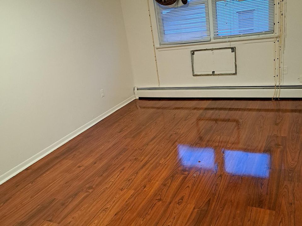 2nd image of 4462 Byron Ave Floor 1