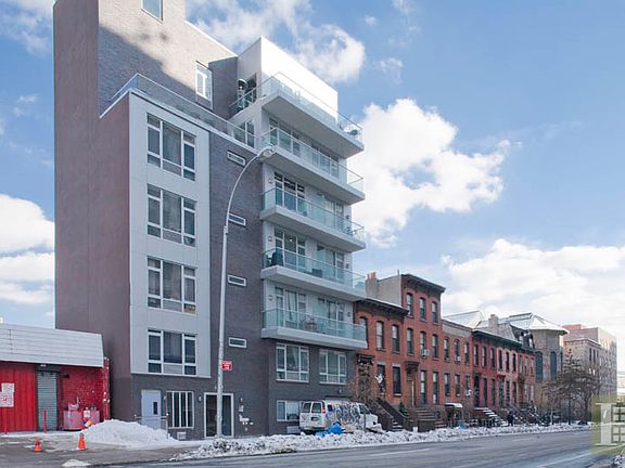 3rd image of 519 Vanderbilt Ave