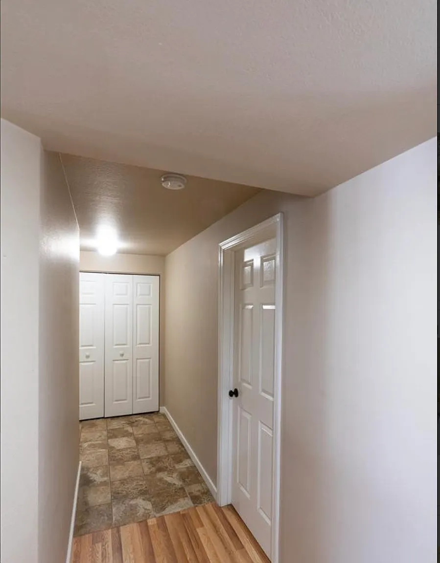2 bed, 1067 sqft, $1,900 — Photo 2