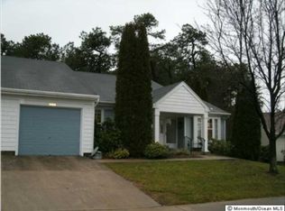 1245B Thornbury Ln, Manchester, NJ 08759
