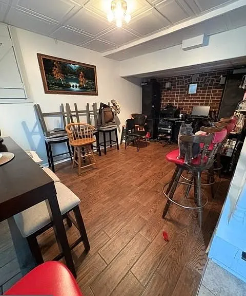 407 W Main St — Photo 20
