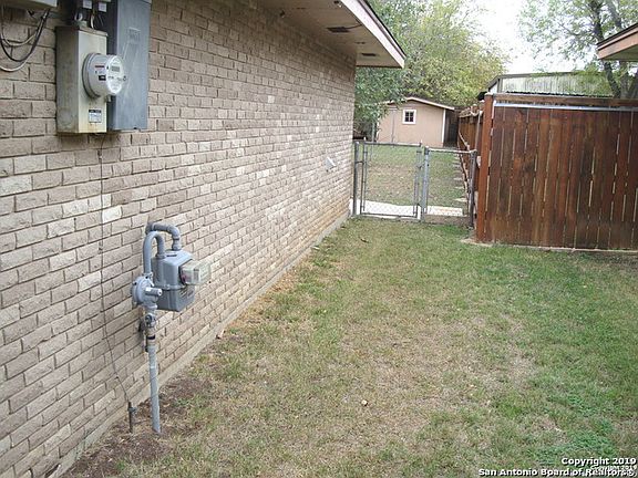 5th image of 4414 Irene Dr