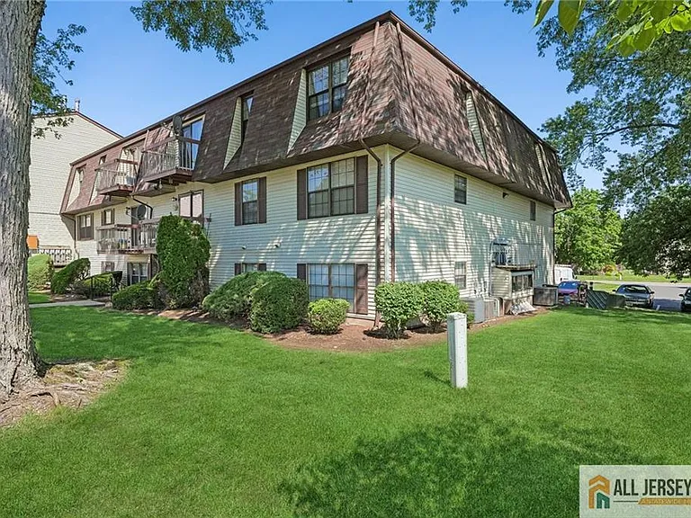138 Orlando St #138 — Photo 26