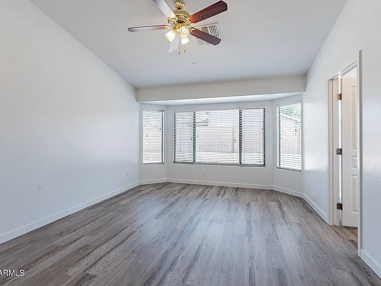 24866 W Huntington Dr — Photo 23