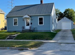 1017 Dawson St, Waterloo, IA 50703