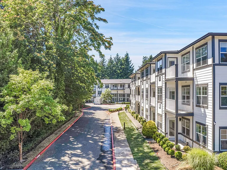 Eastwood Apartments — Photo 33