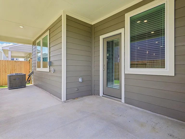 4215 Pine Springs Ct — Photo 32