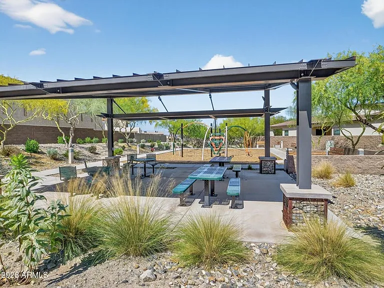810 E Hopi Trl — Photo 32