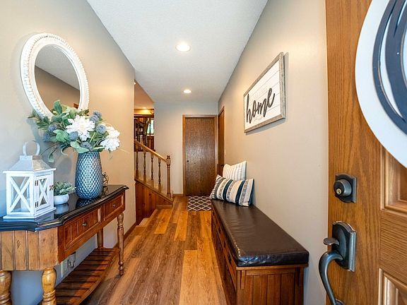 4th image of 712 W Circle Dr