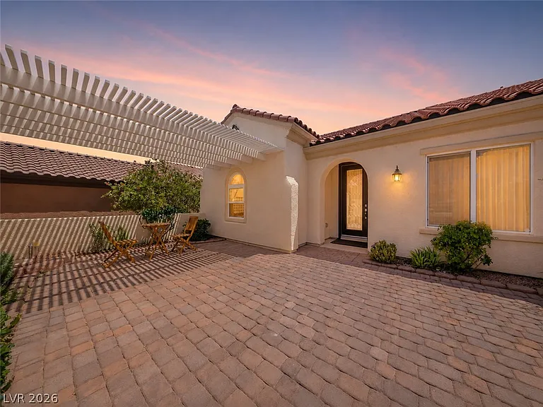 2148 Shadow Canyon Dr — Photo 3