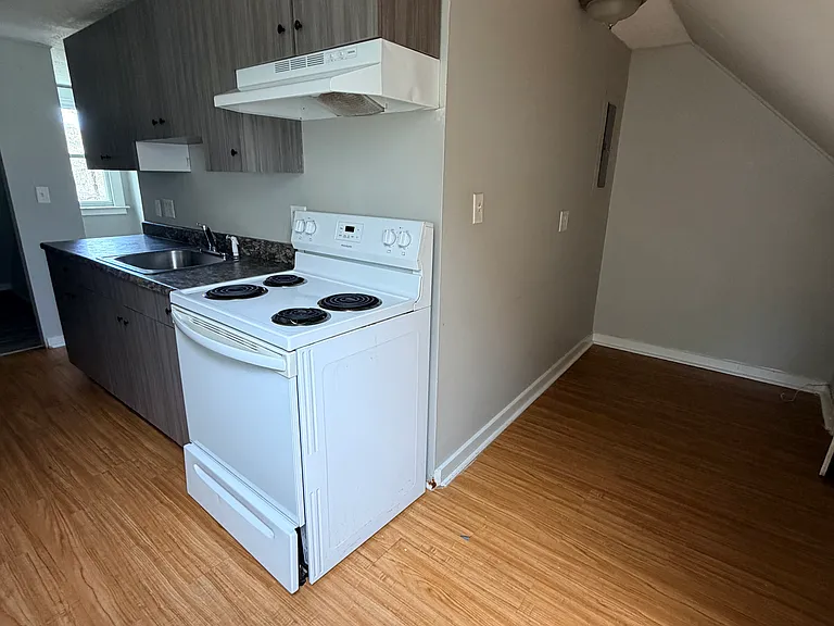 549 Valley St #2 — Photo 4