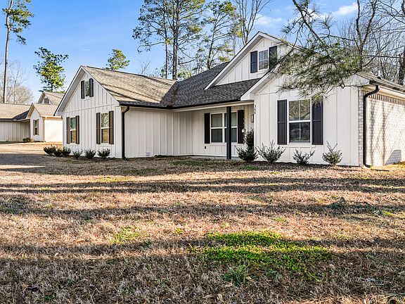 3rd image of 388 S 3rd St