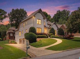 1021 Sandhurst Cir, Birmingham, AL 35242