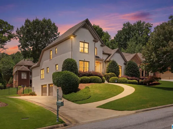 1021 Sandhurst Cir, Birmingham, AL 35242
