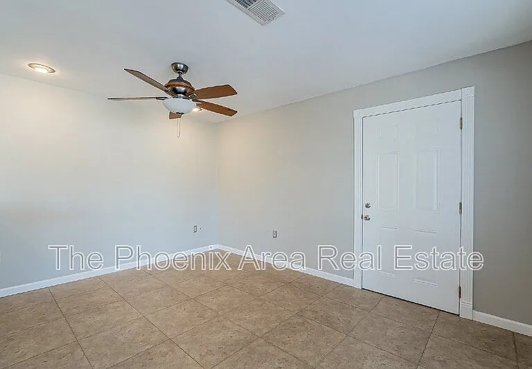 8654 E Windsor Ave — Photo 22