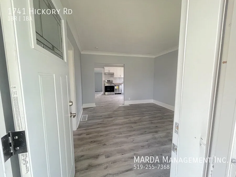 Renovated 1 Bed / 1 Bath Single Family Home + Utilities — Photo 3
