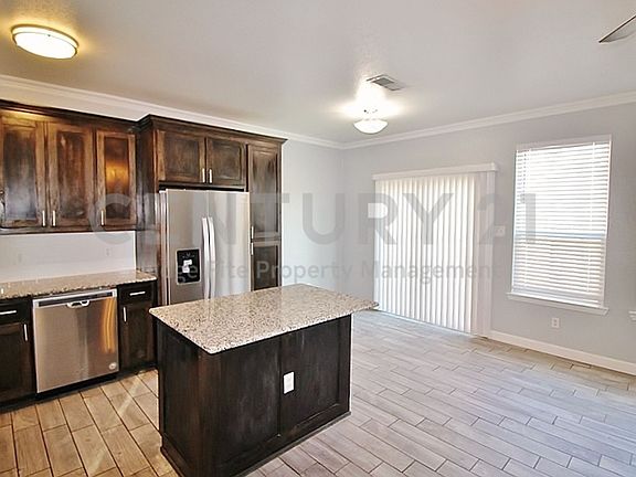 2nd image of 517 Kingscote Ct