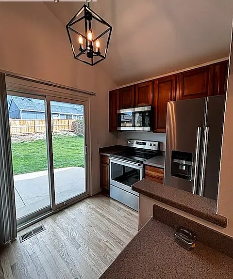 1184 Lily Ct — Photo 4