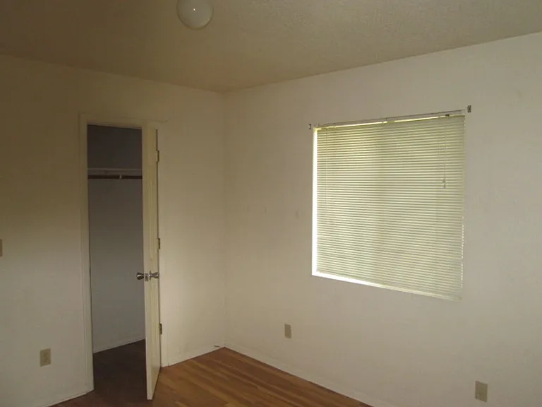 1507 Georgia St — Photo 9