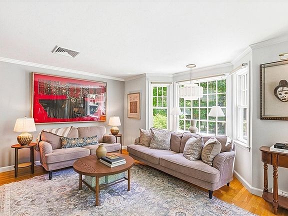 4th image of 36 Ea Joseph Dr