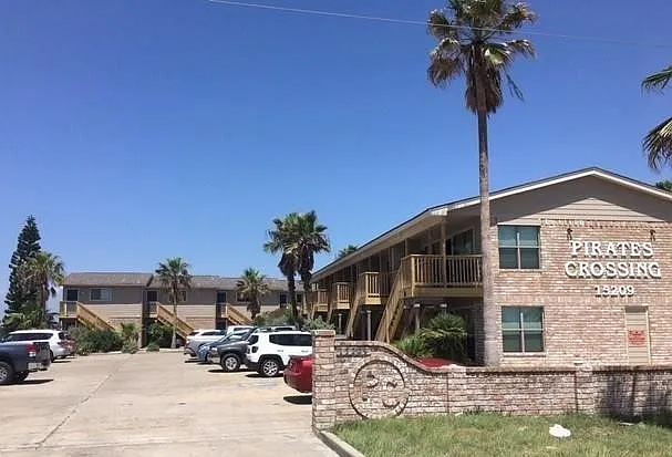 15209 Leeward Dr #B9 — Photo 1