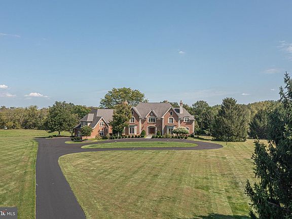 2nd image of 1710 Scott Dr