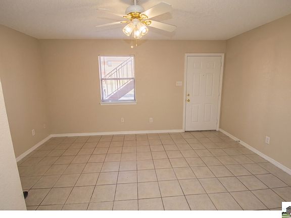 3rd image of 304 Erby Ave APT A